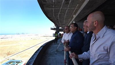 رئيس الوزراء يتفقد الممشى السياحي خلف الأبراج السكنية ومشروع الداون تاون بالعلمين الجديدة