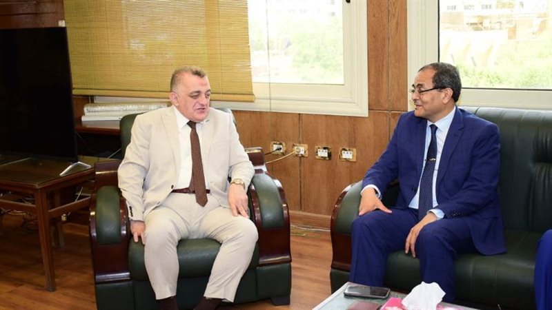 جانب من التهنئة