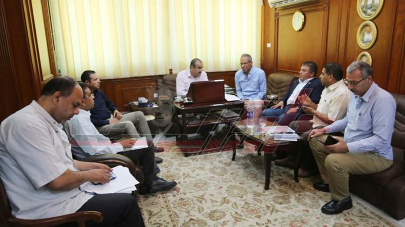 خلال الاجتماع