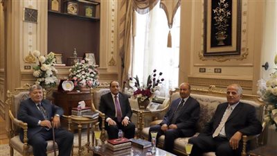 رئيس مجلس القضاء الأعلى يستقبل النائب الأول لرئيس محكمة النقض الأسبق 