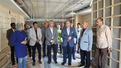 محافظ بني سويف يتفقد مركز تشغيل الشبكة الوطنية الموحدة للطوارئ والسلامة العامة