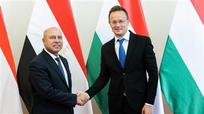  وزير النقل يبحث مع وزير الخارجية والتجارة المجري التعاون المشترك