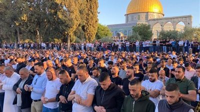45 ألف فلسطيني يؤدون صلاة الجمعة في رحاب المسجد الأقصى المبارك