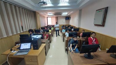 جامعة الطفل بجامعة سوهاج تواصل فاعليات السنة الثانية E2 للمرحلة السادسة بمحاضرة ICT