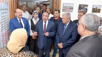 الشريف يكرم عمال شركتي الصرف الصحي ومياه الشرب بالإسكندرية