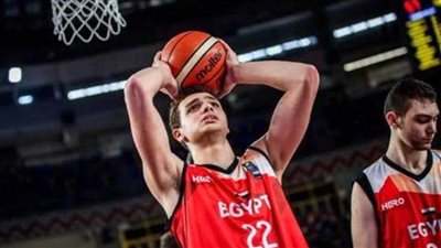 الأهلي يفاوض عمر الشيخ لتدعيم فريق السلة