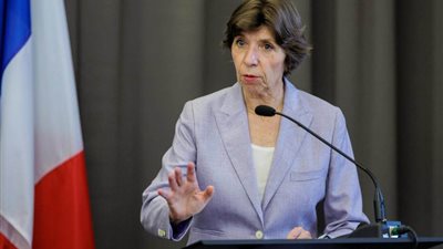 فرنسا تعلق مساعداتها التنموية والمالية للنيجر