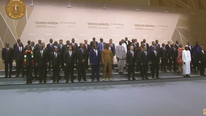 صورة تذكارية للقادة