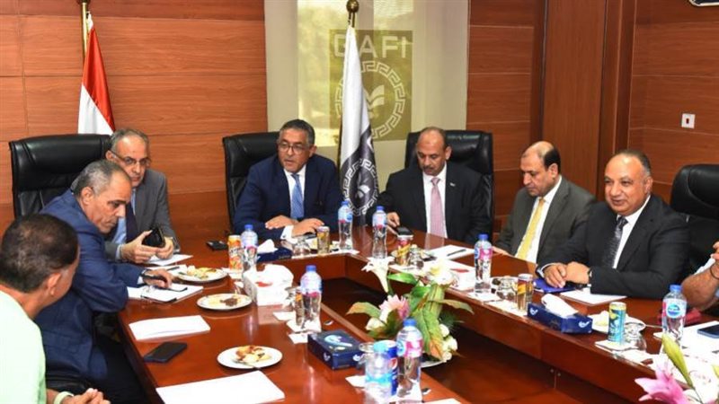 خلال الاجتماع