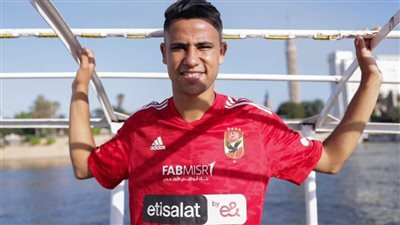 بالصور..رضا سليم بقميص الأهلي