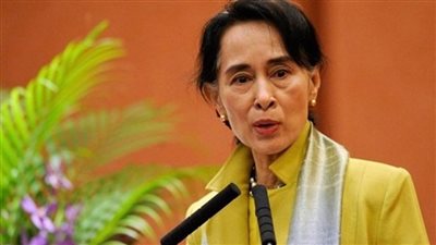  ميانمار تمنح الزعيمة السابقة 