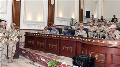 وزير الدفاع والإنتاج الحربي يشهد تنفيذ المرحلة الرئيسية لمشروع مراكز القيادة التعبوي للجيش الثالث الميداني