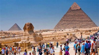 وزارة السياحة: أهرامات الجيزة مفتوحة للزيارة ولا صحة لغلقها جزئيًا للتطوير
