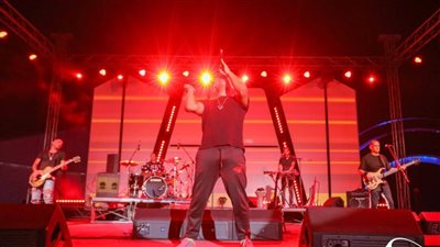 فرقة مسار إجباري تفتتح المهرجان الصيفي بمكتبة الإسكندرية 