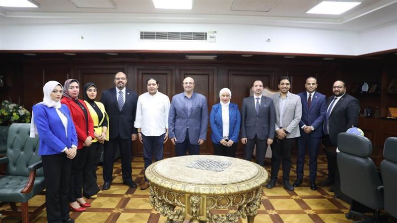 لقاء محافظ بنى سويف