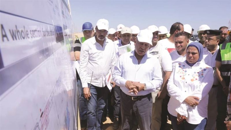 وزير النقل خلال تفقد