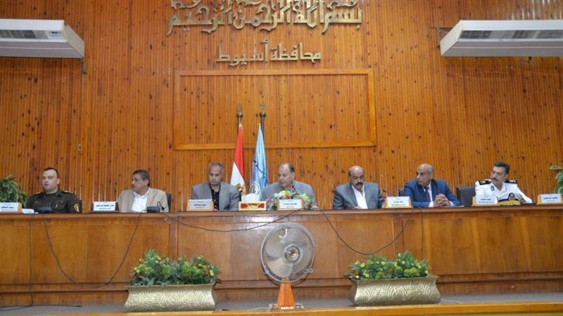 محافظ أسيوط يعتمد