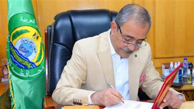 محافظ الإسماعيلية يعتمد نتيجة الشهادة الإعدادية للدور الثاني بنسبة نجاح ٩٨.٧٧