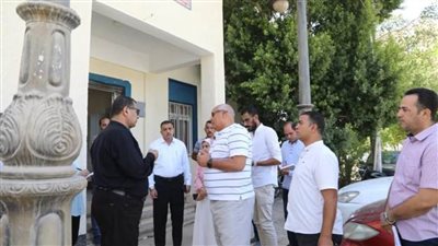 محافظ الوادي الجديد يتابع تجهيزات إنشاء فرع المعهد القومي للغات  