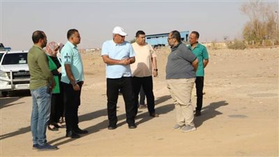محافظ الوادي الجديد يوجه بإعداد دراسة لتوصيل المرافق لتقسيمات أراضي الجمعيات 