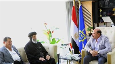 محافظ أسوان: العلاقات بين المحافظة والكنيسة قائمة على الإخاء والمحبة والتعاون