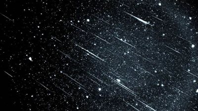 هواة الفلك في مصر والعالم يستعدون لرصد شهب 