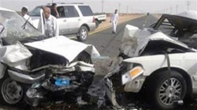 مصرع وإصابة 8 في تصادم سيارتين بالشرقية