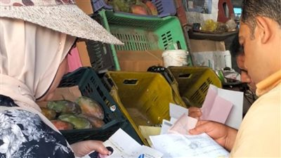 محافظ الإسكندرية يشدد على رؤساء الأحياء باستمرار تكثيف الحملات للتفتيش على الأسواق وإزالة الإشغالات