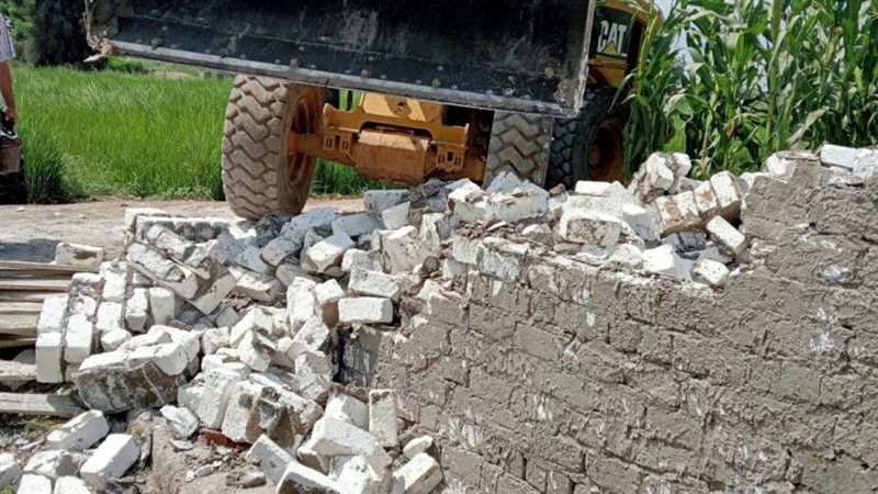 إزالة 12 حالة تعد