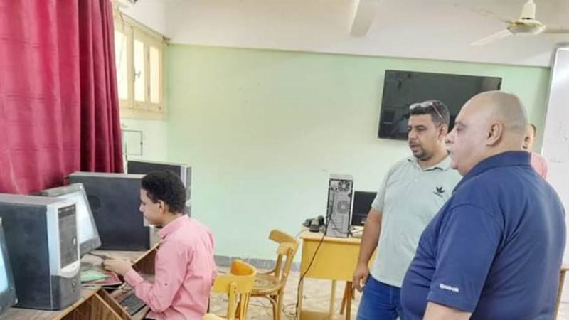 مدارس للمتفوقين بالشهاده