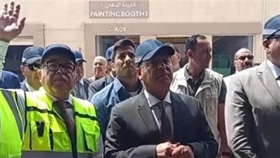 وزير النقل يزور مصنع سيماف ويتفقد أحد قطارات الخط الثالث للمترو