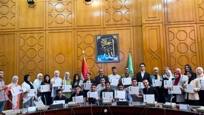 محافظ الإسماعيلية يُكرم أوائل الثانوية العامة على مستوى المحافظة