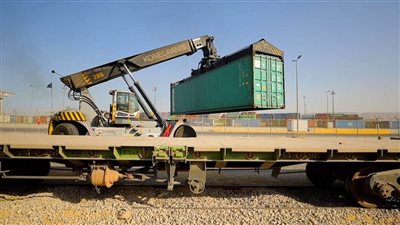 ميناء أكتوبر الجاف يستقبل 23 حاوية قادمة من