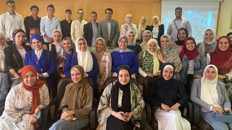 عبدالمجيد وطلاب إعلام