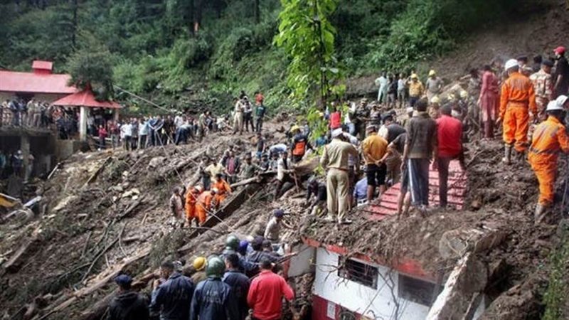 انهيارات أرضية بالهند