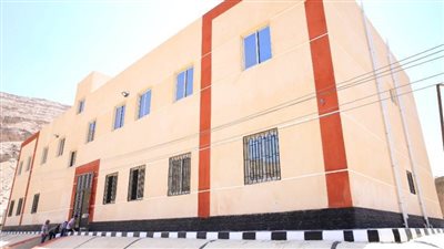 محافظ سوهاج: تركيب الآلات والمعدات بمجمع الخدمات الصناعية بـ