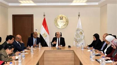 وزير التعليم يوجه بحزمة إجراءات للتخفيف عن كاهل أولياء الأمور