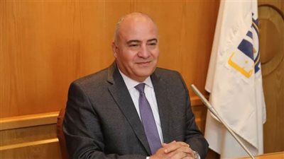 محافظ قنا يتفقد مشروع محطة 