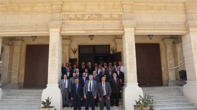 وزير التعليم العالي يستعرض تقريرًا حول اجتماع المجلس الأعلى لشؤون التعليم والطلاب