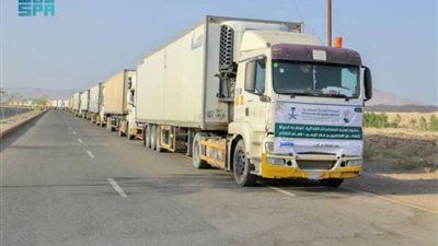  100 شاحنةٍ إغاثيةٍ تصل لليمن مُقدَّمة من مركز الملك سلمان للإغاثة والأعمال الإنسانية