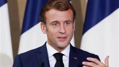 ماكرون يحذر الشباب الفرنسي من الانقسام الذي يمكن أن يؤدي إلى الفوضى