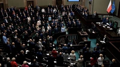 بولندا تؤجل النظر في «النفوذ الروسي» لما بعد الانتخابات