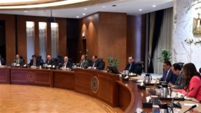 رئيس الوزراء يناقش مع رؤساء الغرف الصناعية فرص تعزيز دور القطاع الخاص وتوطين الصناعة