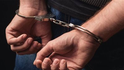 كشف ملابسات واقعة الاستيلاء على مبلغ مالي من شخص بالقاهرة وضبط الجناة