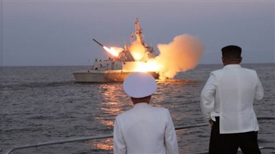 زعيم كوريا الشمالية يشرف على اختبار صواريخ كروز