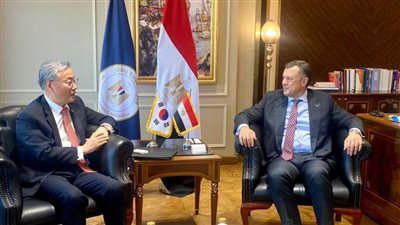 وزير السياحة والآثار يلتقى سفير كوريا الجنوبية بالقاهرة