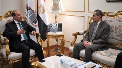 محافظ الغربية يبحث مع رئيس 