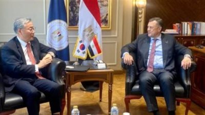 وزير السياحة والآثار وسفير كوريا الجنوبية بالقاهرة يبحثان التعاون وتعزيز حركة السياحة