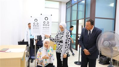 توقيع الكشف الطبي على الطلاب الملتحقين بجامعة المنصورة الجديدة 