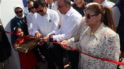 وزير الشباب والرياضة ومحافظ الإسكندرية يفتتحان ملتقى توظيف الشباب 